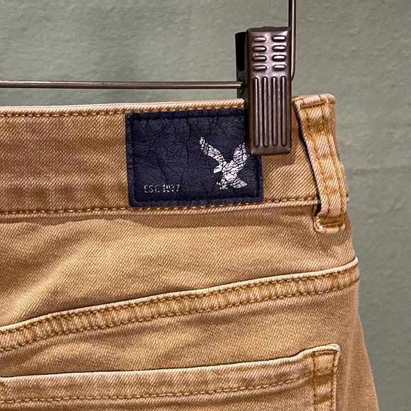 American Eagle "Hi-Rise Shortie" Super Super Stretch Khaki Shorts - Size 4 Denim - Picture 3 of 8